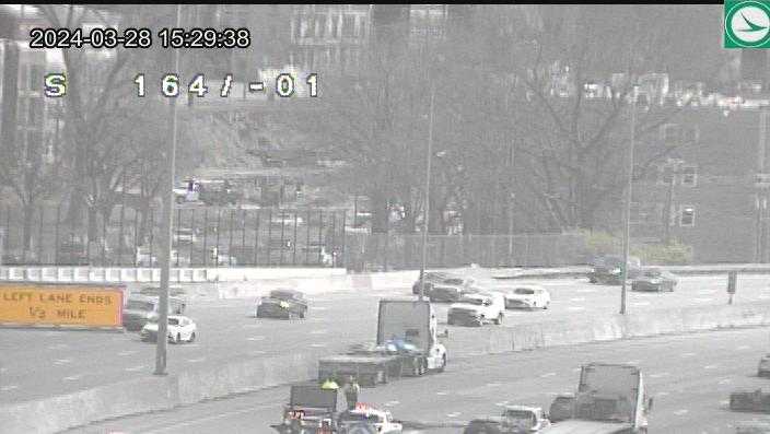 All lanes open on I-75 following crash in Camp Washington