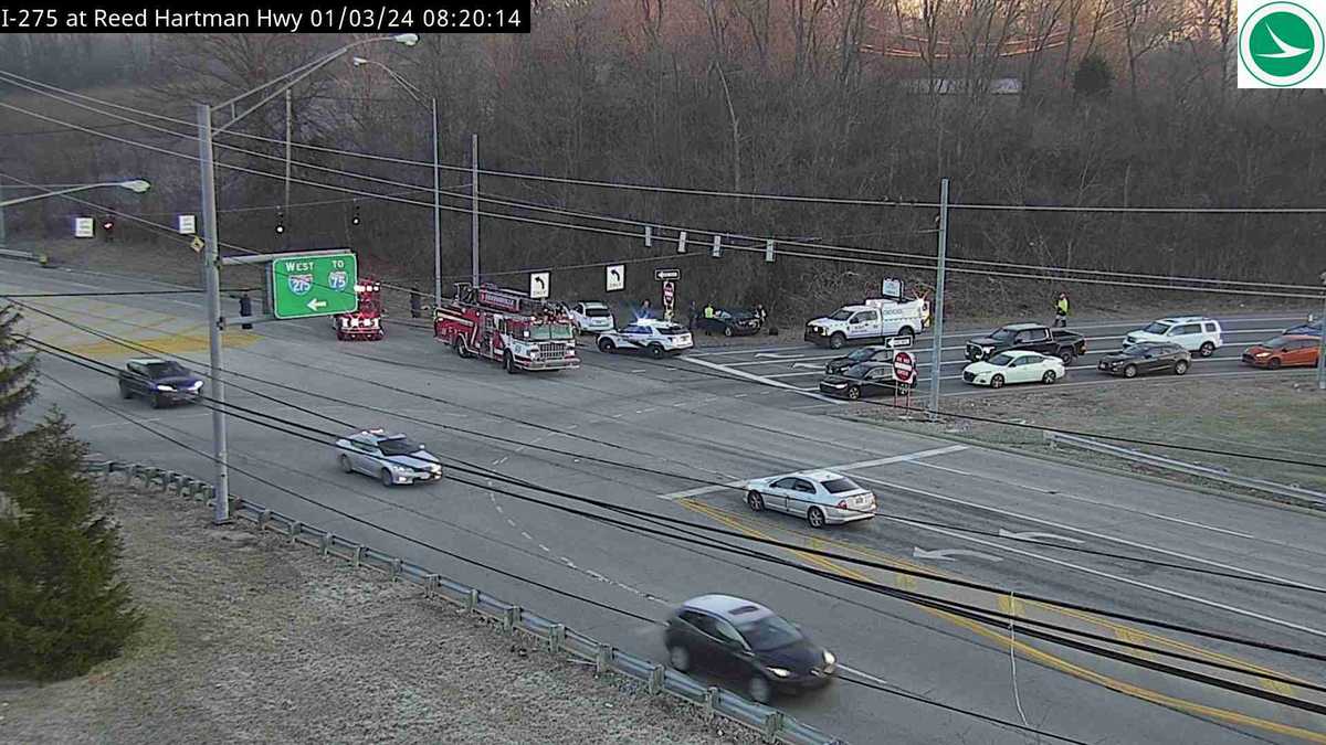 Crash with injuries reported on Reed Hartman Highway in Sharonville