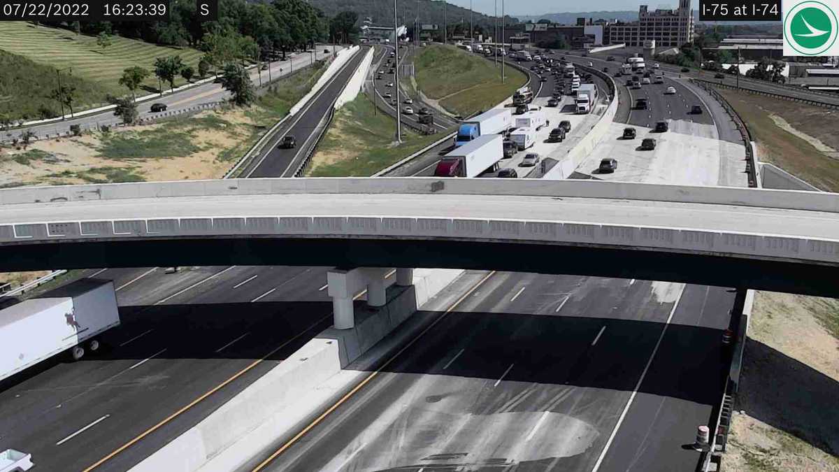 One lane blocked on I 75 due to a crash in Camp Washington