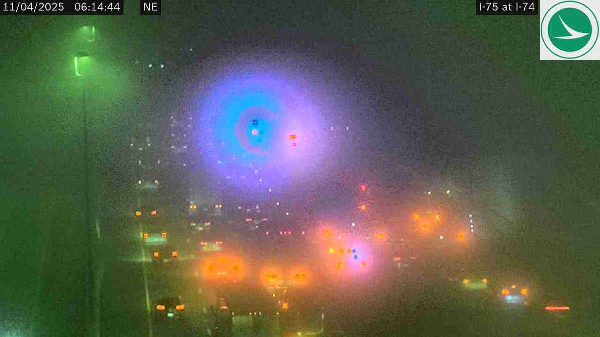 Lane blocked on I-75 following crash in Clifton