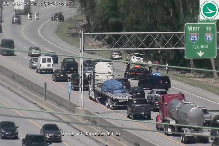 Crash blocking lanes reported on I-71 northbound in Blue Ash