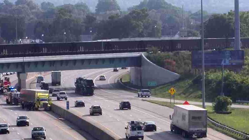 Semi-truck crash blocking lanes on north I-75 near Saint Bernard