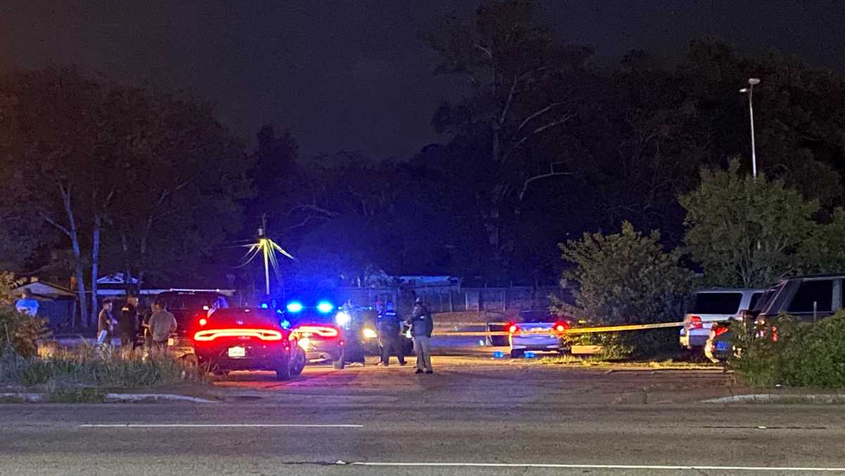Two men shot in Greenville County, deputies say - WYFF