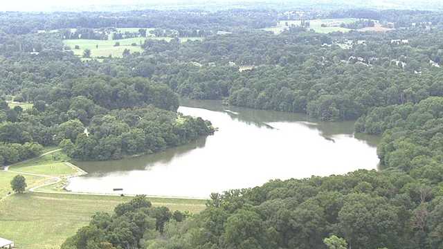 Blue-green algae bloom temporarily closes Centennial Lake - Vimarsana News