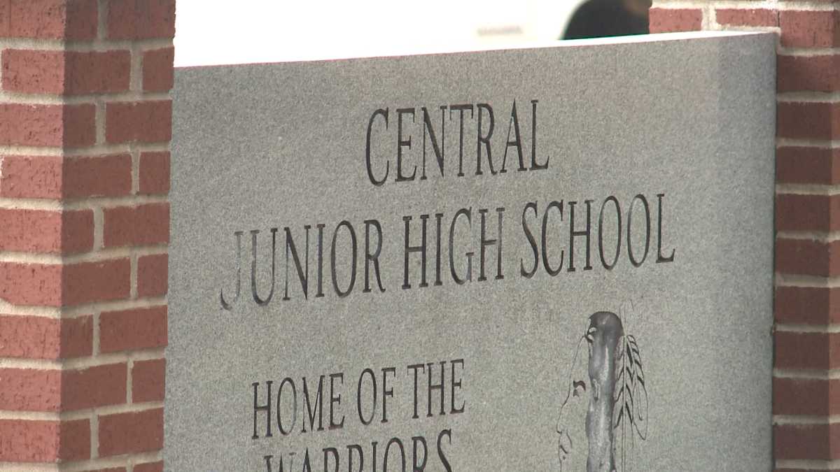 Gas leak at Central Jr. High - students evacuated