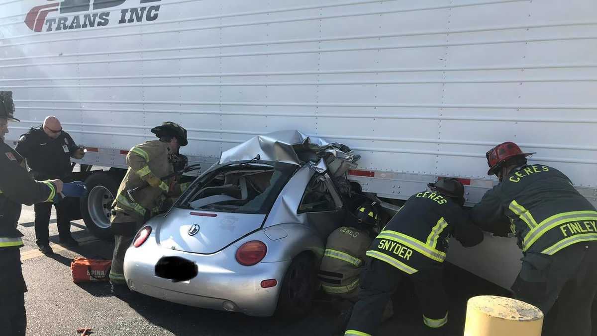 1 killed, 1 seriously hurt after car slams into big rig, Ceres police say