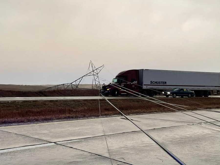 Powerline down outside of Lawton, Iowa powerline down outside of lawton, iowa