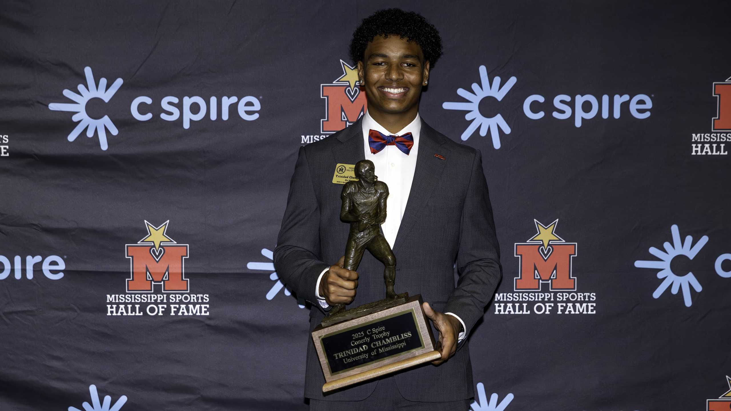 Ole Miss quarterback Trinidad Chambliss wins 2025 C Spire Conerly