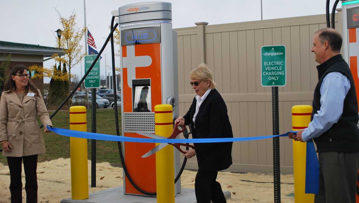 Gov. Mills unveils new charging station for electric cars