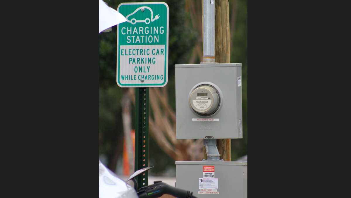 Grants awarded for more electric vehicle charging stations