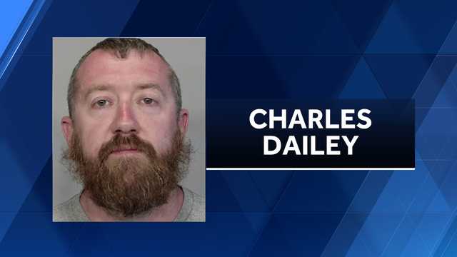 Iowa police officer arrested for allegedly punching his girlfriend - Vimarsana News