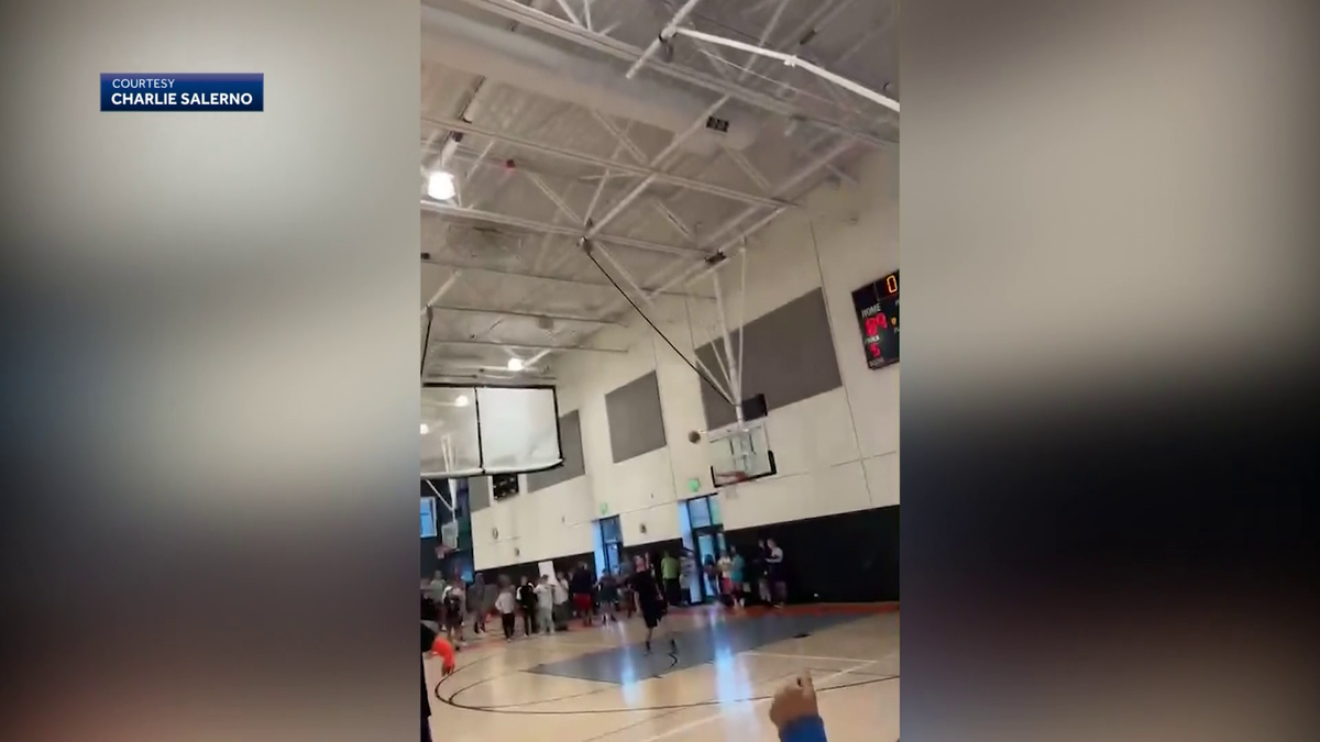 Middelbare scholieren verdrinken “wonderschot” in basketbalspel voor kinderen tegen leraren