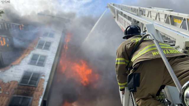 Firefighters in Charlotte, North Carolina, battling massive fire - Vimarsana News