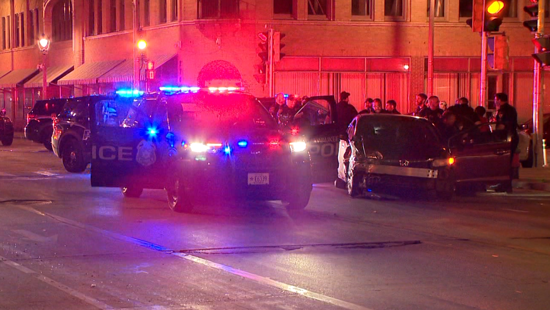 Greenfield police chase ends in crash in Milwaukee - WISN
