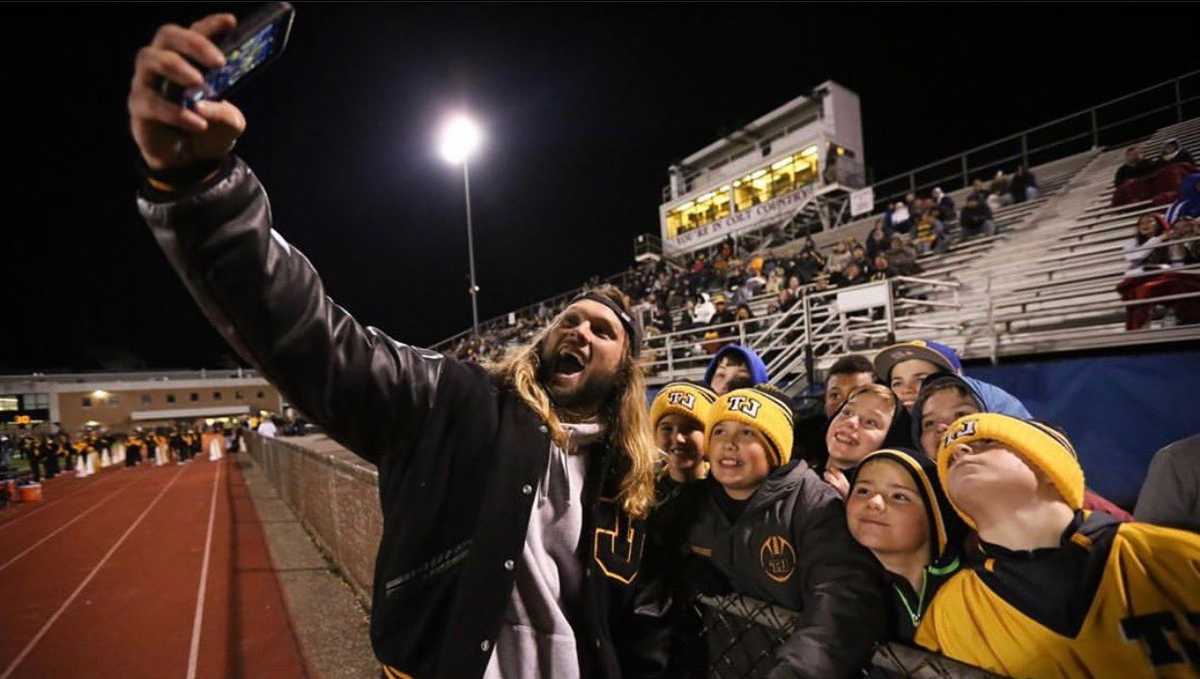 New England Patriots' Chase Winovich pays off lunch debts for Pennsylvania  school district