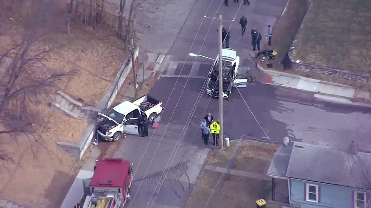 Suspects in custody after police chase, police cruiser fire in KCK