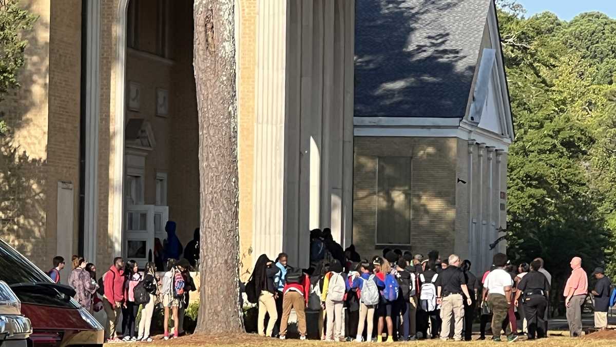 Chastain Middle School students and faculty return to class after gas