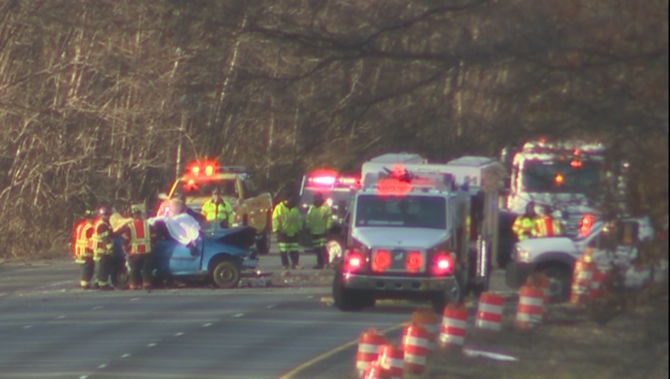 1 dead, 1 seriously hurt after crash on Route 495 in Chelmsford