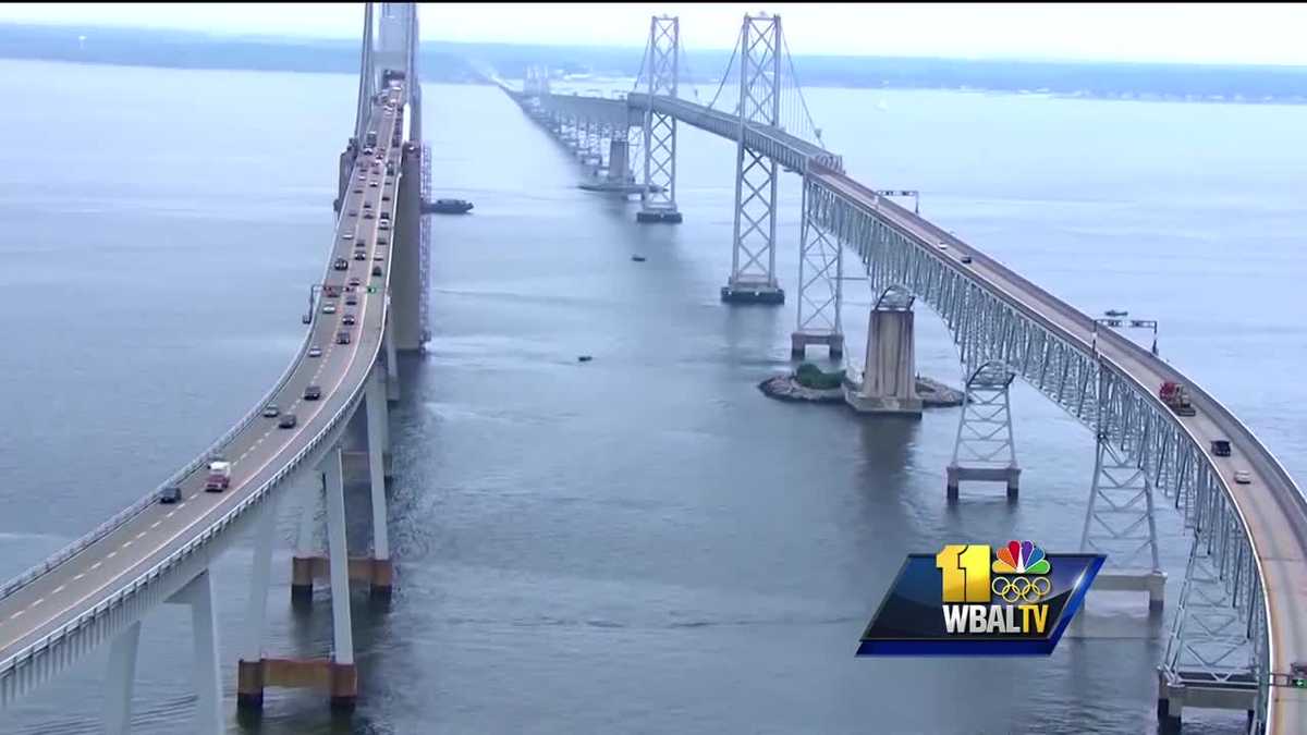 Four rescued after boat capsizes near Bay Bridge