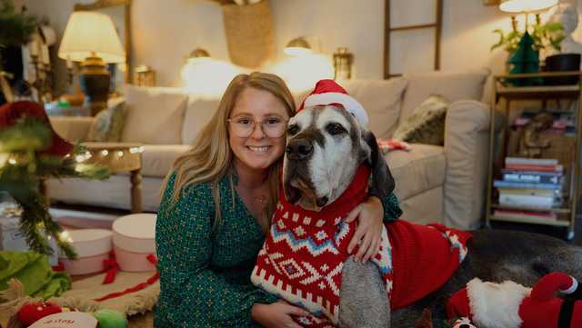 Dying Oklahoma dog, family given one last Christmas celebration - Vimarsana News