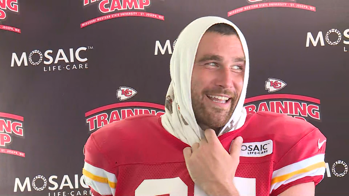 KC's Travis Kelce takes to the podium at Chiefs training camp