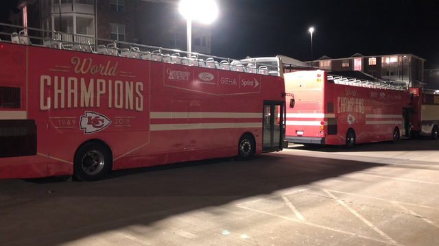 Chiefs parade buses spotted in Columbia, on way to Kansas City