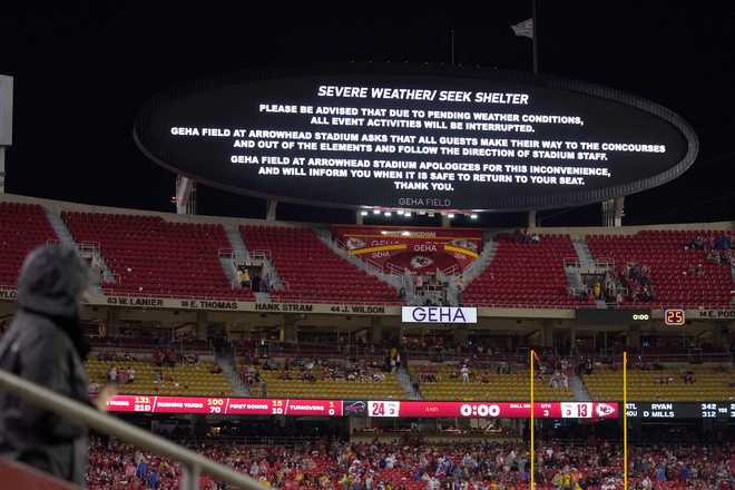 Bills-Chiefs game resumes after weather delay