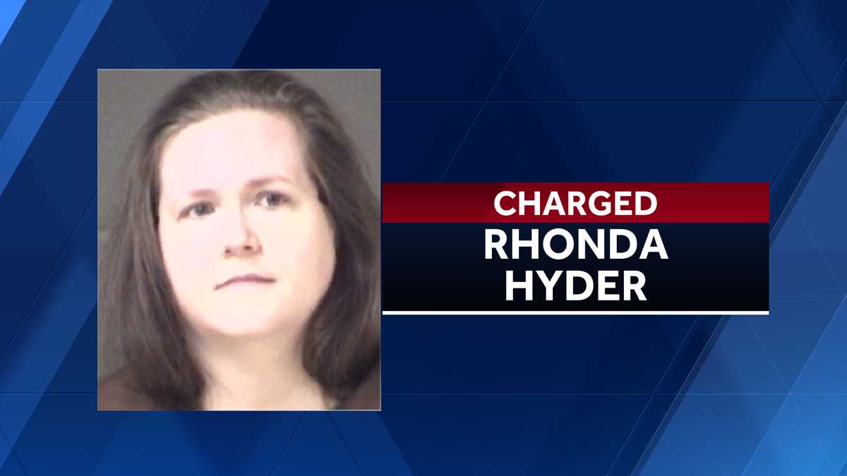 North Carolina woman charged with assaulting child, deputies say
