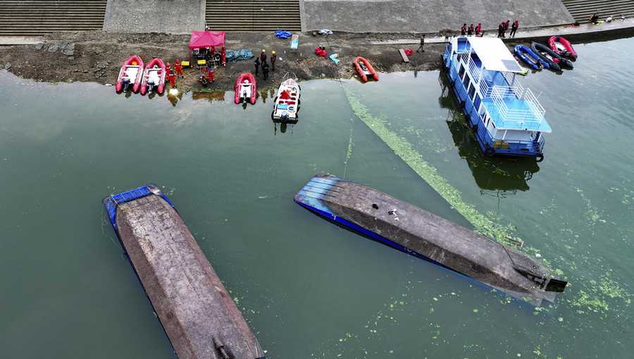 This photo released by Xinhua 온라인 바카라 게임 Agency shows rescuers carrying out search and rescue operation at the site showing the two passenger boats capsized in Qianxi City, southwest China&apos;s Guizhou Province on Monday, May 5, 2025.