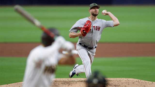 Sale throws 7 strong innings in Red Sox's win over Padres