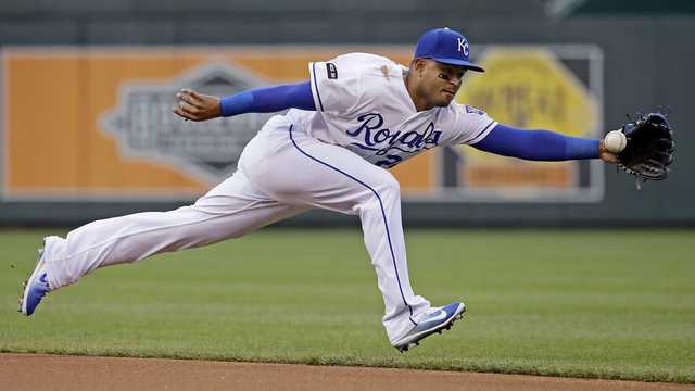 Monarchs sign former Royals infielder Christian Colón, FOX 4 Kansas City  WDAF-TV