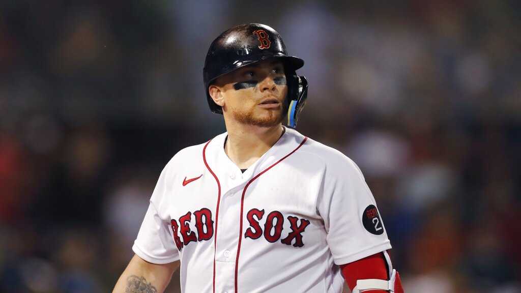 Red Sox trade starting catcher Christian Vázquez to Astros
