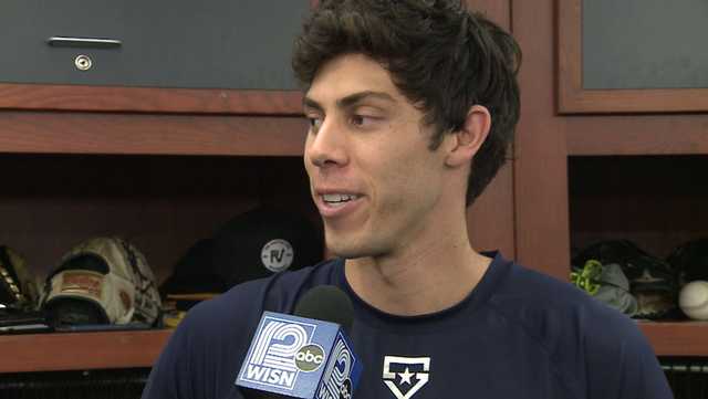 Christian Yelich leaves Sunday's game with sore lower back