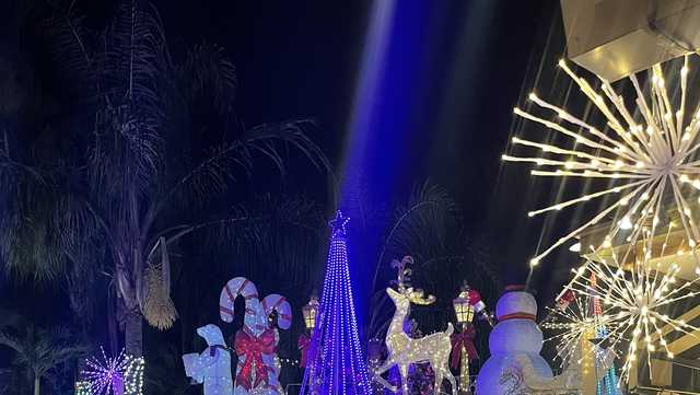 Central Florida homes spread Christmas cheer with dazzling light displays - Vimarsana News