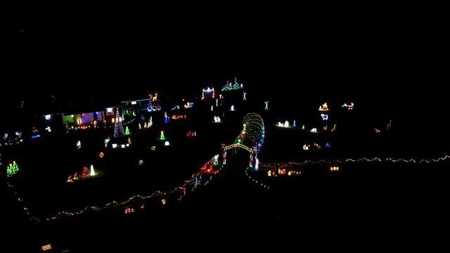 Check out this decked out 'Christmas House' in Bullitt County - Vimarsana News