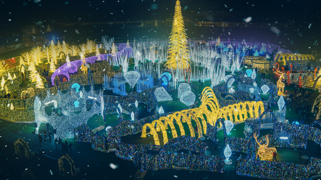 World's largest Christmas maze opens Friday in Florida