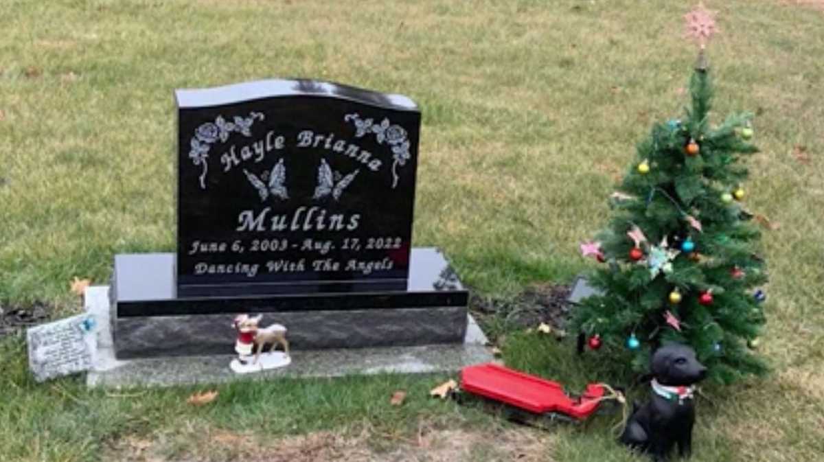 Christmas tree stolen from headstone at Boone cemetery