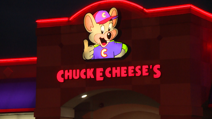 What Sparked Melee At Chuck E Cheese S Few Answers Days After Fight - escape chuck e cheese in roblox roblox chuck e cheese