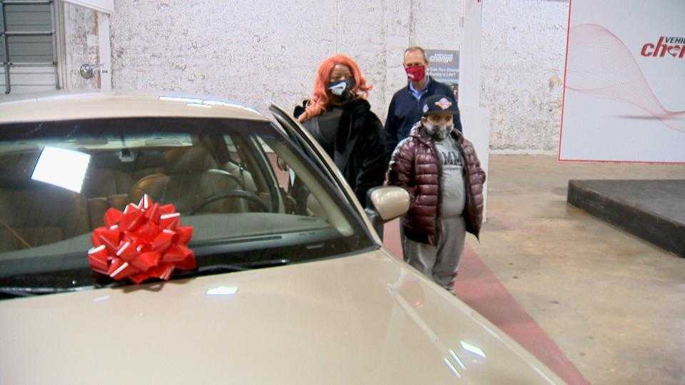 3 Maryland families receive cars from Vehicles for Change