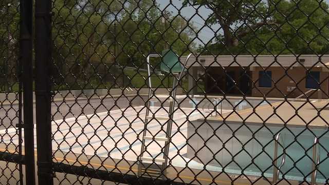 City preparing to open Cincinnati public pools amid lifeguard shortage - Vimarsana News