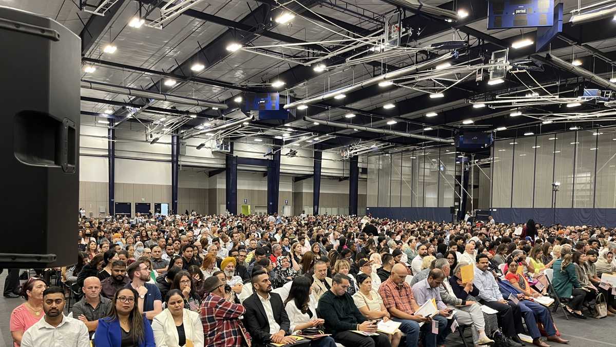 900 new US citizens welcomed in Roseville ceremony