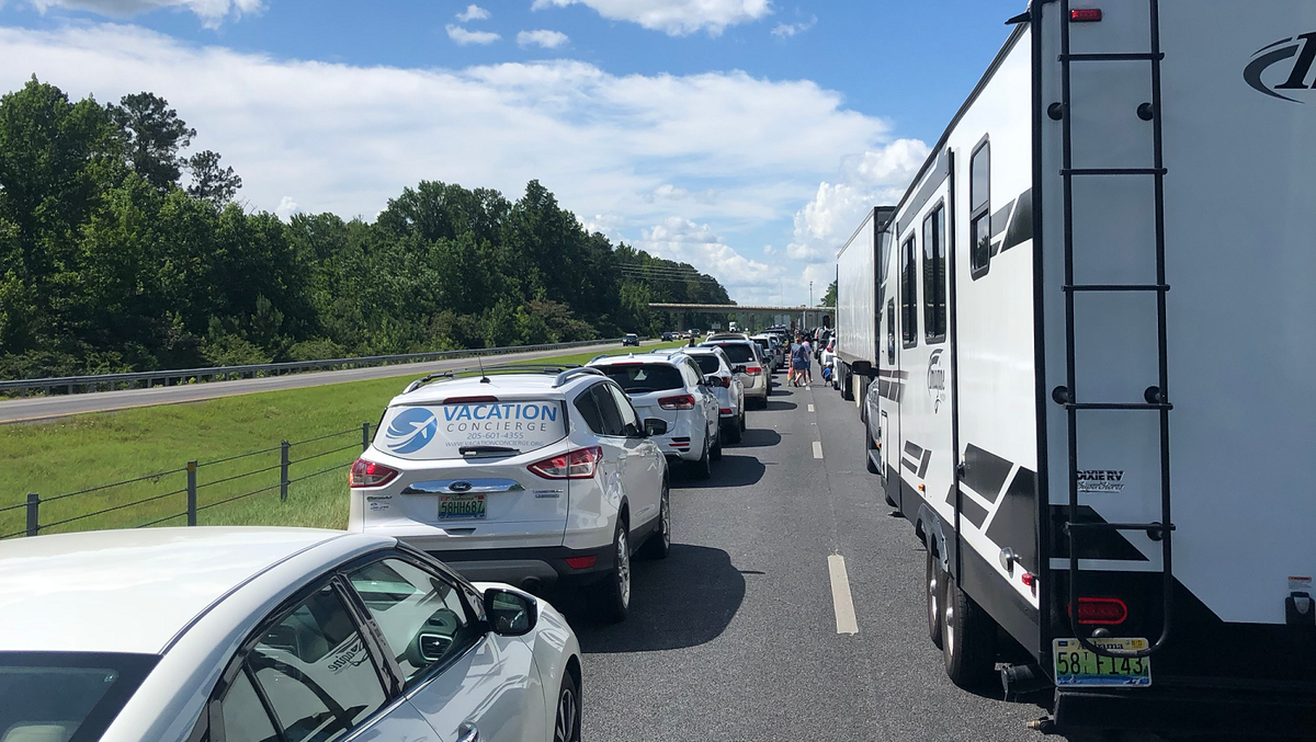 Northbound lanes of I65 closed in Chilton County after crash