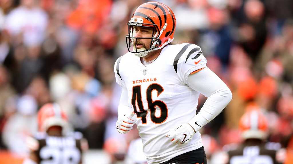 Bengals sign long snapper after injury in opener