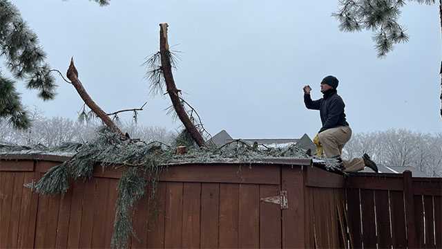 Clinton begins clean up after damaging winter storm
