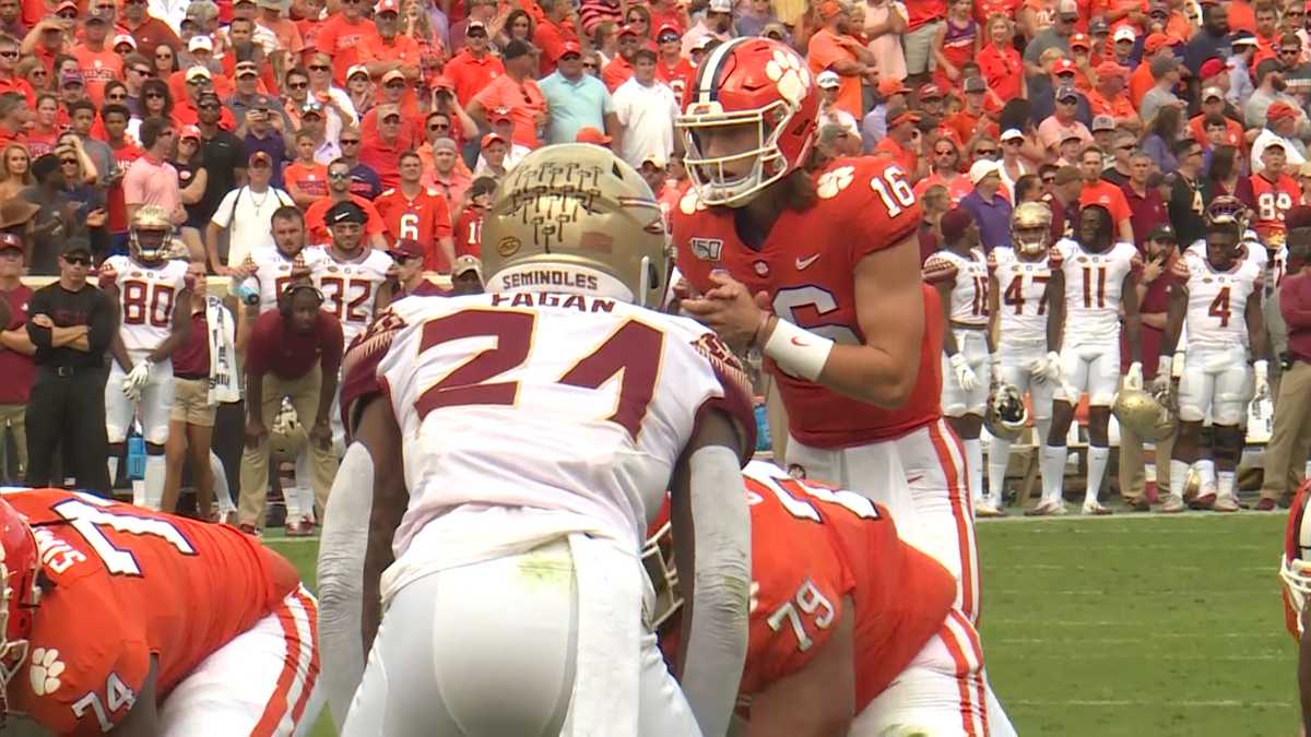 Clemson's Trevor Lawrence Connects With Justyn Ross On A 59-Yd Score 