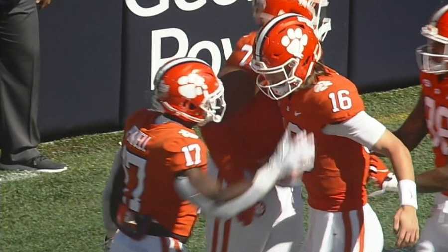 Clemson QB Trevor Lawrence threw 5 touchdown passes in the Tigers' win