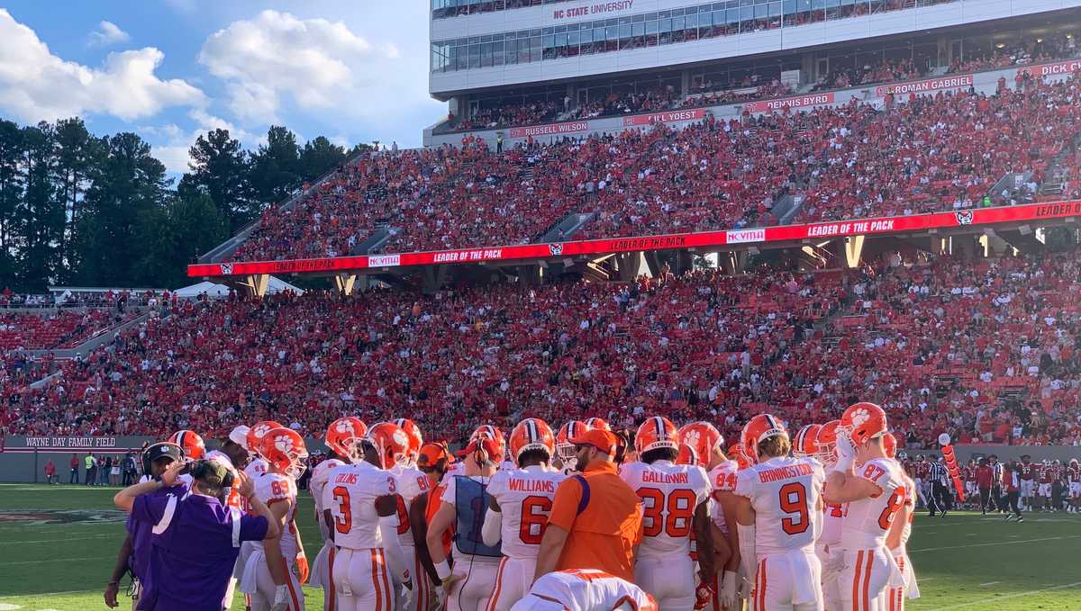 No. 1 Clemson stops 2-point conversion, beats North Carolina