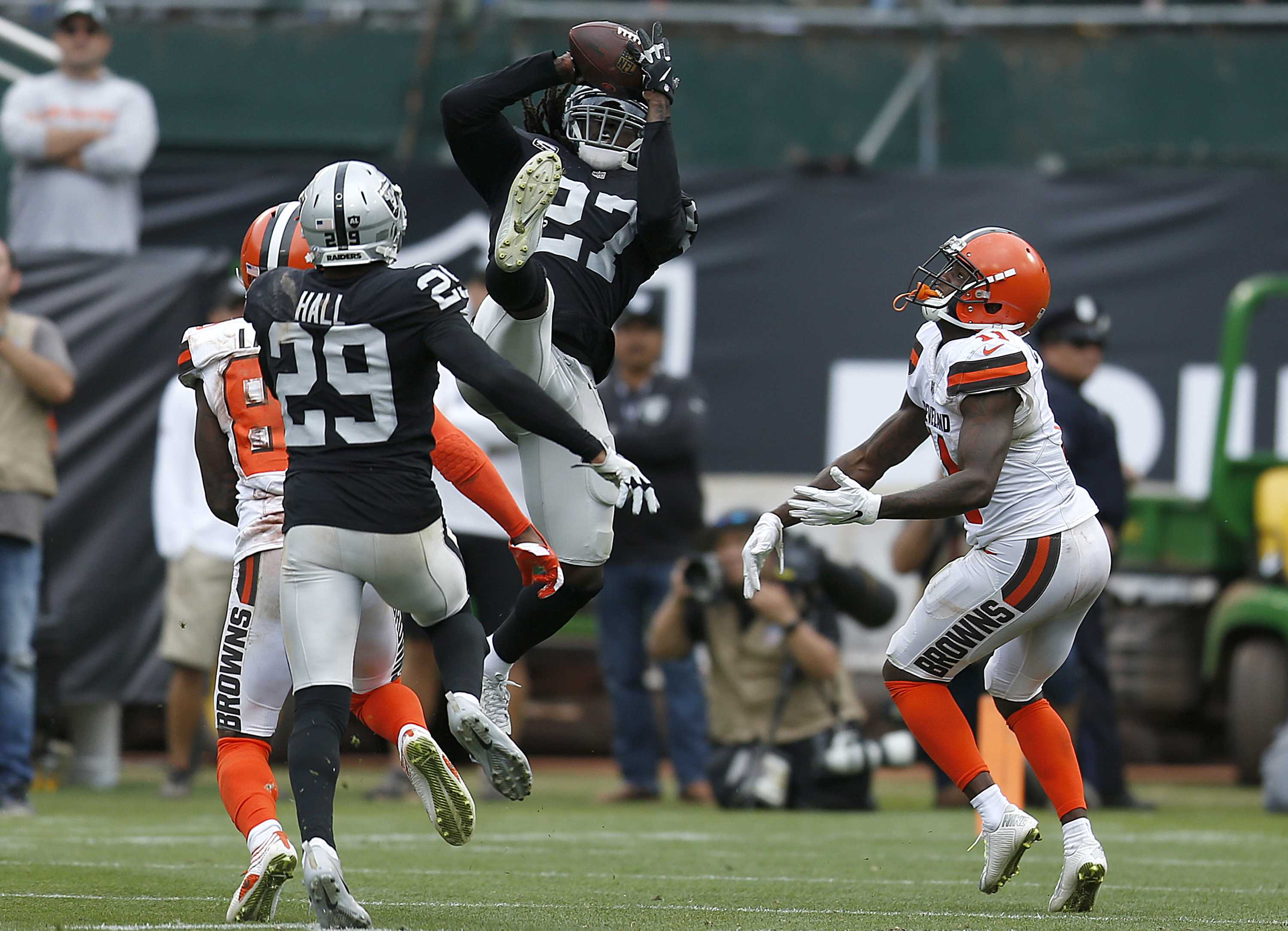 Cleveland Police Jokingly Issue Robbery Warrant For NFL Officials After ...