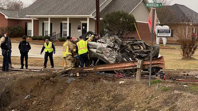 One person killed in crash in Clinton - Vimarsana News