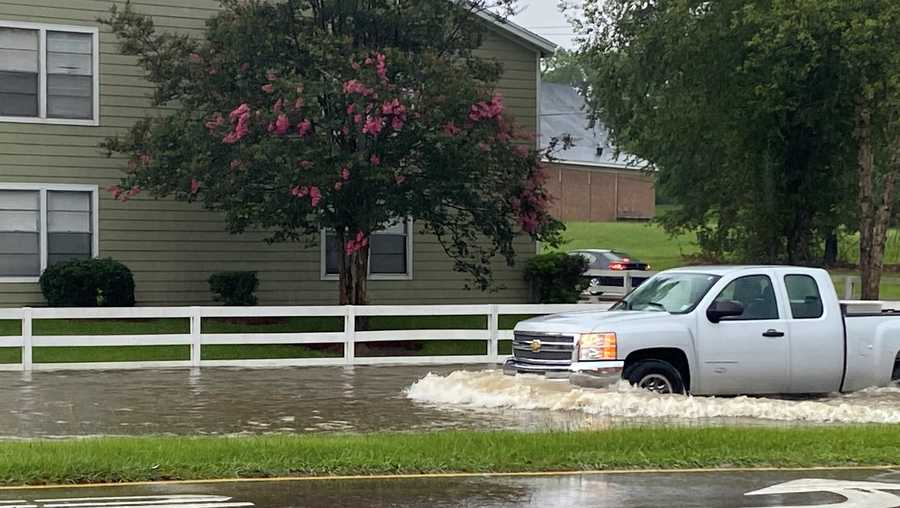 Heavy rain produces flashflooding in Clinton